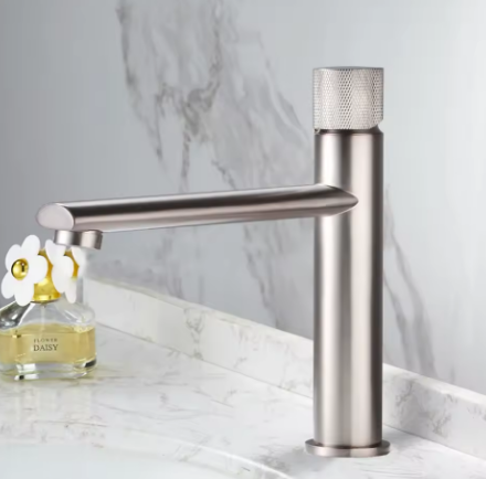 Fût® Chrome – détail de la tête / du bec