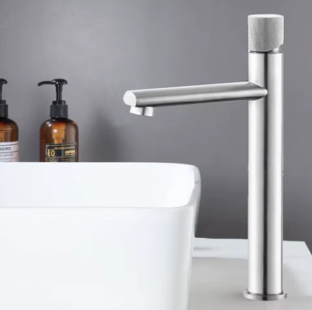Fût® Chrome grand modèle – détail de la tête / du bec