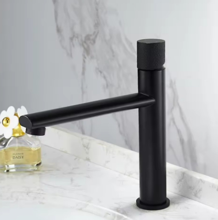 Fût® Noir – détail de la tête / du bec